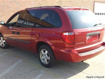 2007 Dodge Grand Caravan SE   - Photo 2 - Davenport, IA 52802