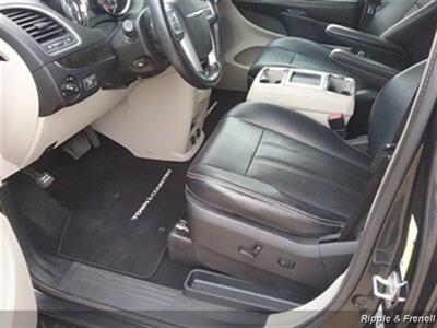 2012 Chrysler Town & Country Touring-L   - Photo 8 - Davenport, IA 52802