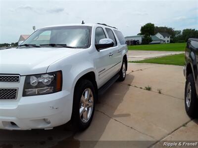 2010 Chevrolet Suburban LTZ 1500   - Photo 3 - Davenport, IA 52802