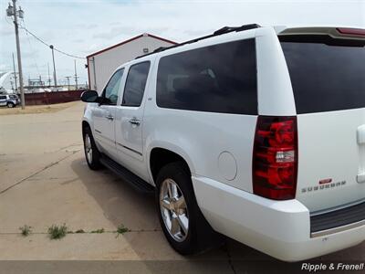 2010 Chevrolet Suburban LTZ 1500   - Photo 9 - Davenport, IA 52802