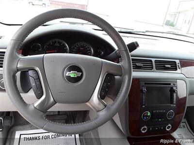 2010 Chevrolet Suburban LTZ 1500   - Photo 5 - Davenport, IA 52802