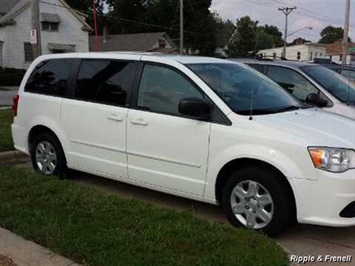 2011 Dodge Grand Caravan Express   - Photo 2 - Davenport, IA 52802