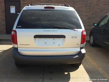 2003 Dodge Caravan SE   - Photo 4 - Davenport, IA 52802