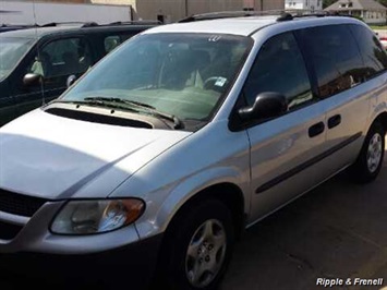 2003 Dodge Caravan SE   - Photo 2 - Davenport, IA 52802
