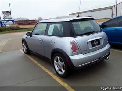 2005 MINI Cooper   - Photo 8 - Davenport, IA 52802