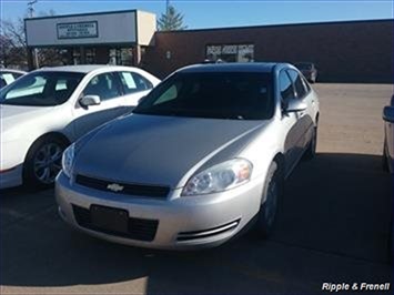 2007 Chevrolet Impala LT   - Photo 1 - Davenport, IA 52802