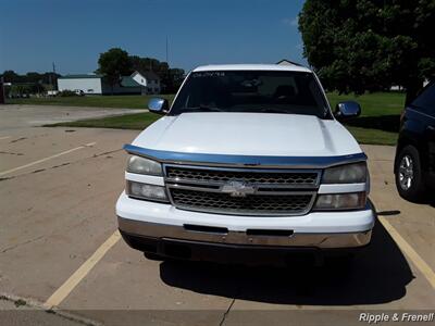 2006 Chevrolet Silverado 1500 LT1 LT1 4dr Crew Cab   - Photo 1 - Davenport, IA 52802