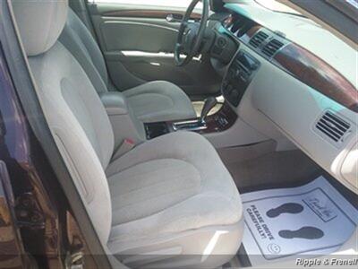 2008 Buick Lucerne CX   - Photo 10 - Davenport, IA 52802