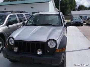 2006 Jeep Liberty Sport   - Photo 1 - Davenport, IA 52802