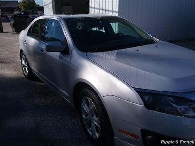 2012 Ford Fusion SE   - Photo 4 - Davenport, IA 52802