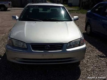 2001 Toyota Camry CE   - Photo 2 - Davenport, IA 52802