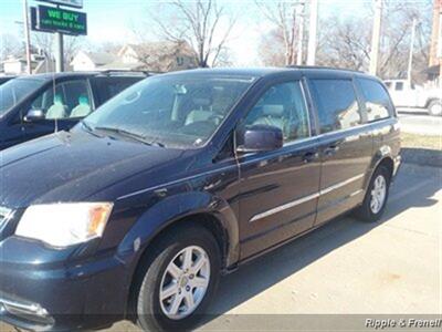 2012 Chrysler Town & Country Touring   - Photo 3 - Davenport, IA 52802