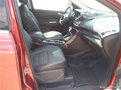 2013 Ford Escape Titanium   - Photo 10 - Davenport, IA 52802