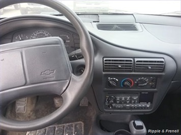 1999 Chevrolet Cavalier   - Photo 11 - Davenport, IA 52802