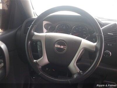 2008 GMC Sierra 2500 SLE1   - Photo 12 - Davenport, IA 52802