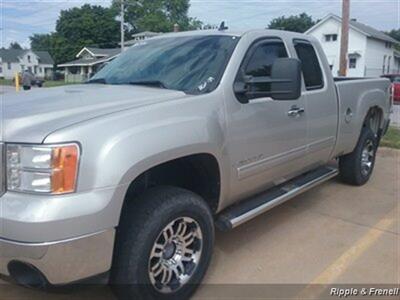 2008 GMC Sierra 2500 SLE1   - Photo 3 - Davenport, IA 52802