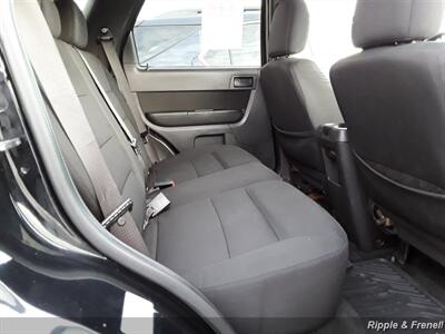 2010 Ford Escape XLT   - Photo 10 - Davenport, IA 52802