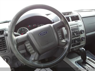 2010 Ford Escape XLT   - Photo 5 - Davenport, IA 52802