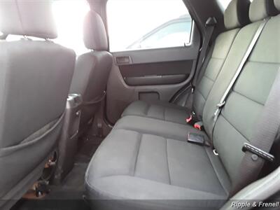 2010 Ford Escape XLT   - Photo 6 - Davenport, IA 52802