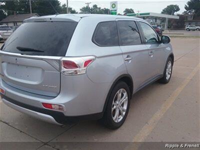 2015 Mitsubishi Outlander SE   - Photo 6 - Davenport, IA 52802