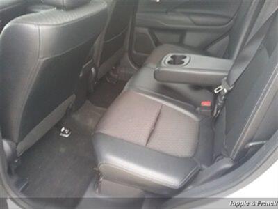 2015 Mitsubishi Outlander SE   - Photo 10 - Davenport, IA 52802