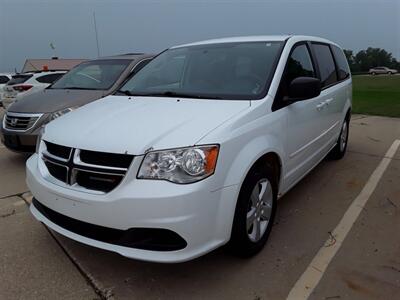 2017 Dodge Grand Caravan SE   - Photo 3 - Davenport, IA 52802