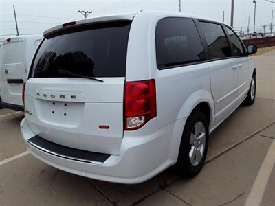 2017 Dodge Grand Caravan SE   - Photo 9 - Davenport, IA 52802