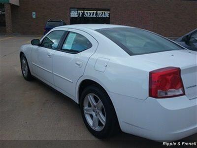 2010 Dodge Charger Police   - Photo 7 - Davenport, IA 52802