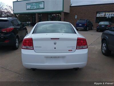 2010 Dodge Charger Police   - Photo 5 - Davenport, IA 52802