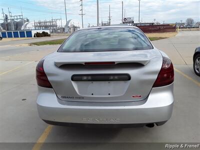 2007 Pontiac Grand Prix   - Photo 9 - Davenport, IA 52802