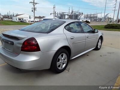 2007 Pontiac Grand Prix   - Photo 10 - Davenport, IA 52802