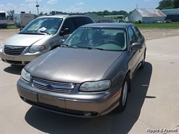 2000 Chevrolet Malibu LS   - Photo 1 - Davenport, IA 52802