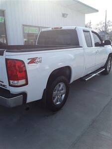 2011 GMC Sierra 1500 SLT   - Photo 6 - Davenport, IA 52802