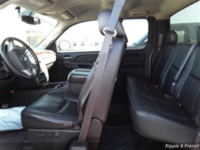 2011 GMC Sierra 1500 SLT   - Photo 9 - Davenport, IA 52802