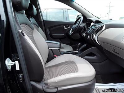 2013 Hyundai Tucson GLS   - Photo 11 - Davenport, IA 52802