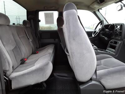 2006 GMC Sierra 1500 SLE1   - Photo 11 - De Witt, IA 52742