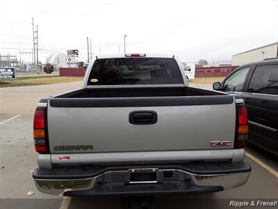 2006 GMC Sierra 1500 SLE1   - Photo 8 - De Witt, IA 52742