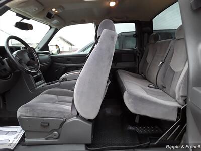 2006 GMC Sierra 1500 SLE1   - Photo 6 - De Witt, IA 52742