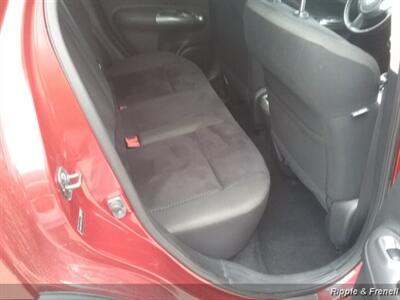 2011 Nissan JUKE SV   - Photo 11 - Davenport, IA 52802