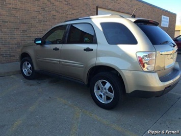 2007 Chevrolet Equinox LS   - Photo 3 - Davenport, IA 52802