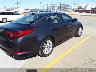 2011 Kia Optima EX   - Photo 10 - Davenport, IA 52802