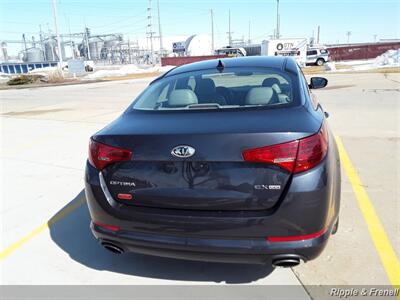 2011 Kia Optima EX   - Photo 9 - Davenport, IA 52802