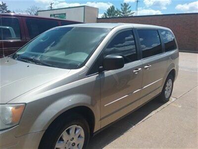 2009 Chrysler Town & Country LX   - Photo 3 - Silvis, IL 61282