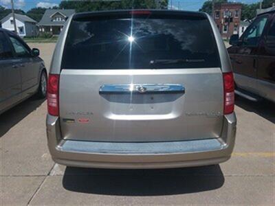 2009 Chrysler Town & Country LX   - Photo 5 - Silvis, IL 61282