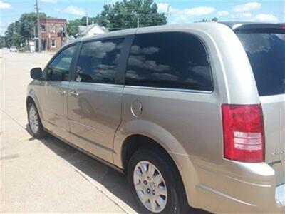 2009 Chrysler Town & Country LX   - Photo 7 - Silvis, IL 61282