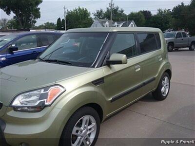 2010 Kia Soul Sport   - Photo 3 - Davenport, IA 52802