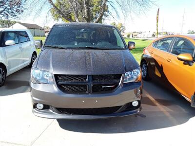 2015 Dodge Grand Caravan SXT   - Photo 1 - Davenport, IA 52802