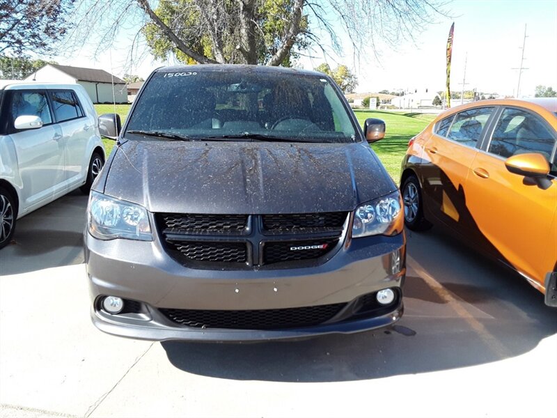 2015 Dodge Grand Caravan SXT - Photo 1 - Davenport, IA 52802