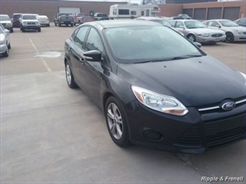 2013 Ford Focus SE   - Photo 4 - Davenport, IA 52802