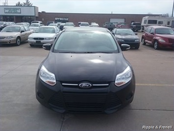 2013 Ford Focus SE   - Photo 1 - Davenport, IA 52802